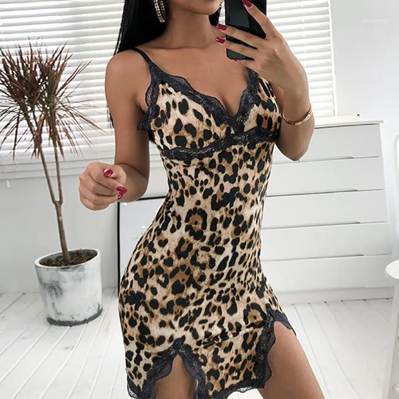 Kvinnors Sleepwear Plue Storlek Sommar Kvinnor Leopard Tryckt Underkläder Sexig Nightgown Lace Patchwork Nightwear för 20211