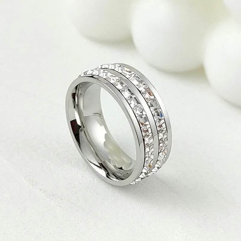Hochwertige Titan-Stahl-Band-Ringe für Männer und Frauen Valentinstag-Mode-Diamant-Schmuckgröße 5-10