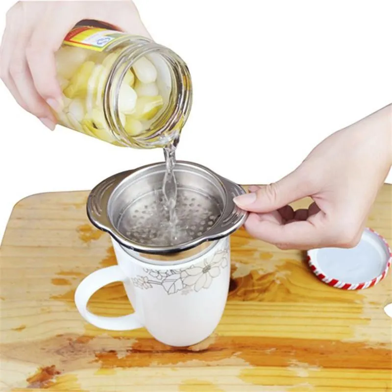 Stainless Steel Food Can Strainer Sieve Tuna Press Lid Oil Remover Drainer Can Water Filter Colander Kichen Tool LZ0674