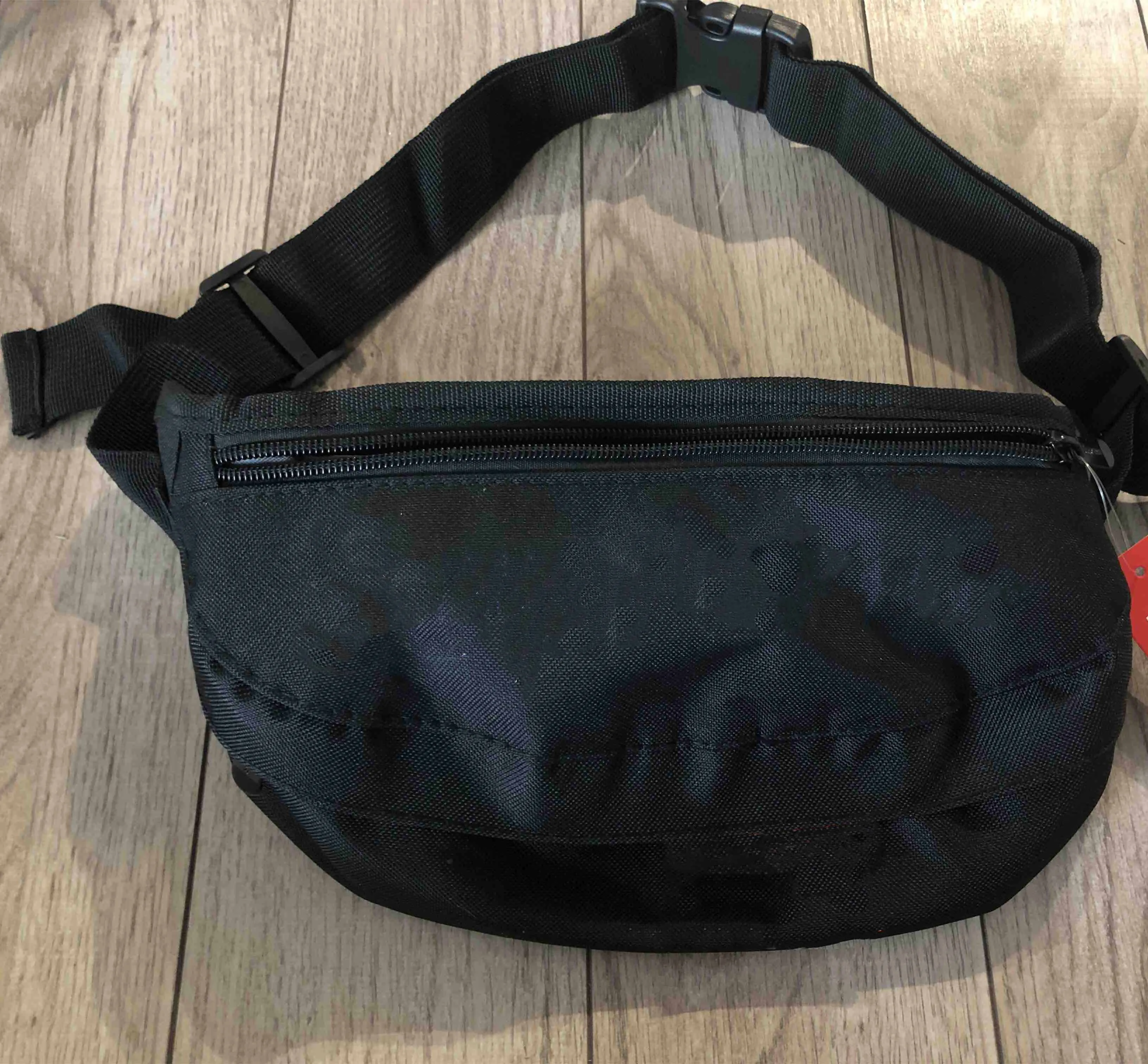 Mode Fannypack Med Bokstäver Höftpaket Bälte Midjeväskor För Herr Dragkedja Utomhus Midjepaket Väska Cykling Klassiska Cross Body Väskor 26 Styles