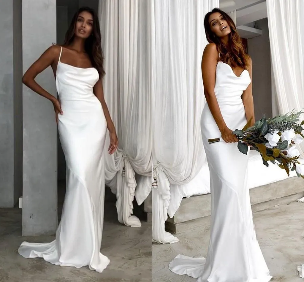 2021 Günstige Meerjungfrau Kleider Spaghetti-Trägern Sexy rückenfreie Seide Satin Sweep Zug Strand Hochzeit Brautkleid Vestido De Novia 401 401