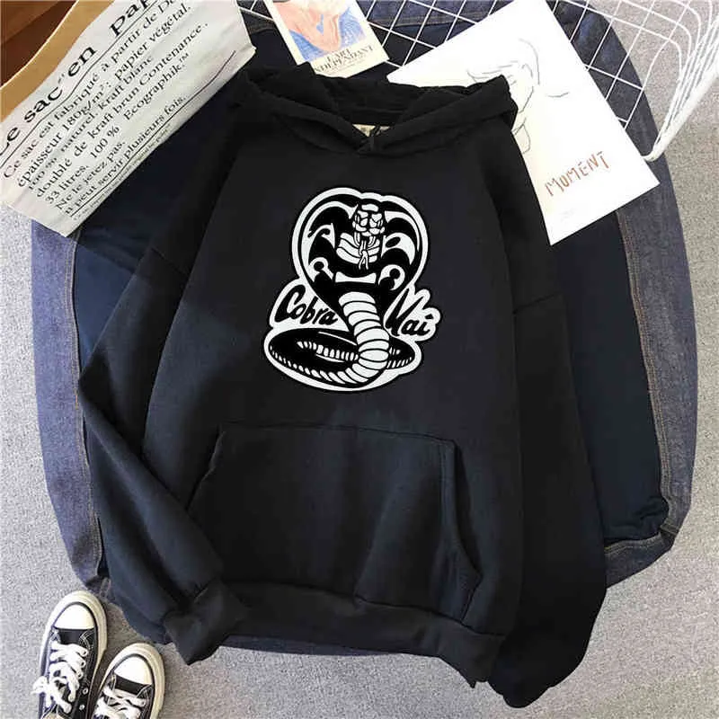 Cobra Kai Imprimer Homme Sweat à capuche Casual Oversize Poche à capuche Streetwear Mâle Vintage Confortable Sweat Hommes Anime Punk Sweats à capuche H1227