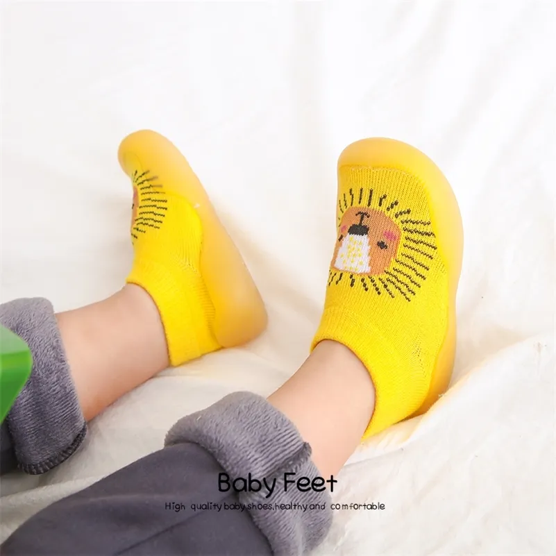 아기 양말 신발 소년 소녀 패션 유아 신발 안티 슬립 소프트 고무 신발 동물 스타일 2020 새로운 도착 LJ201104