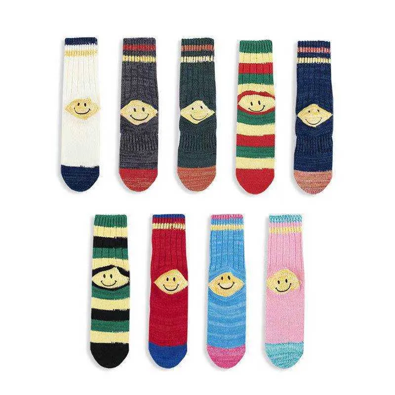 Esportes, Novo Designer Casual Hirata Hirata Heirata Hehong Grosso Rocha Sorrindo Rosto Puro Algodão Respirável Tubo Médio Socks