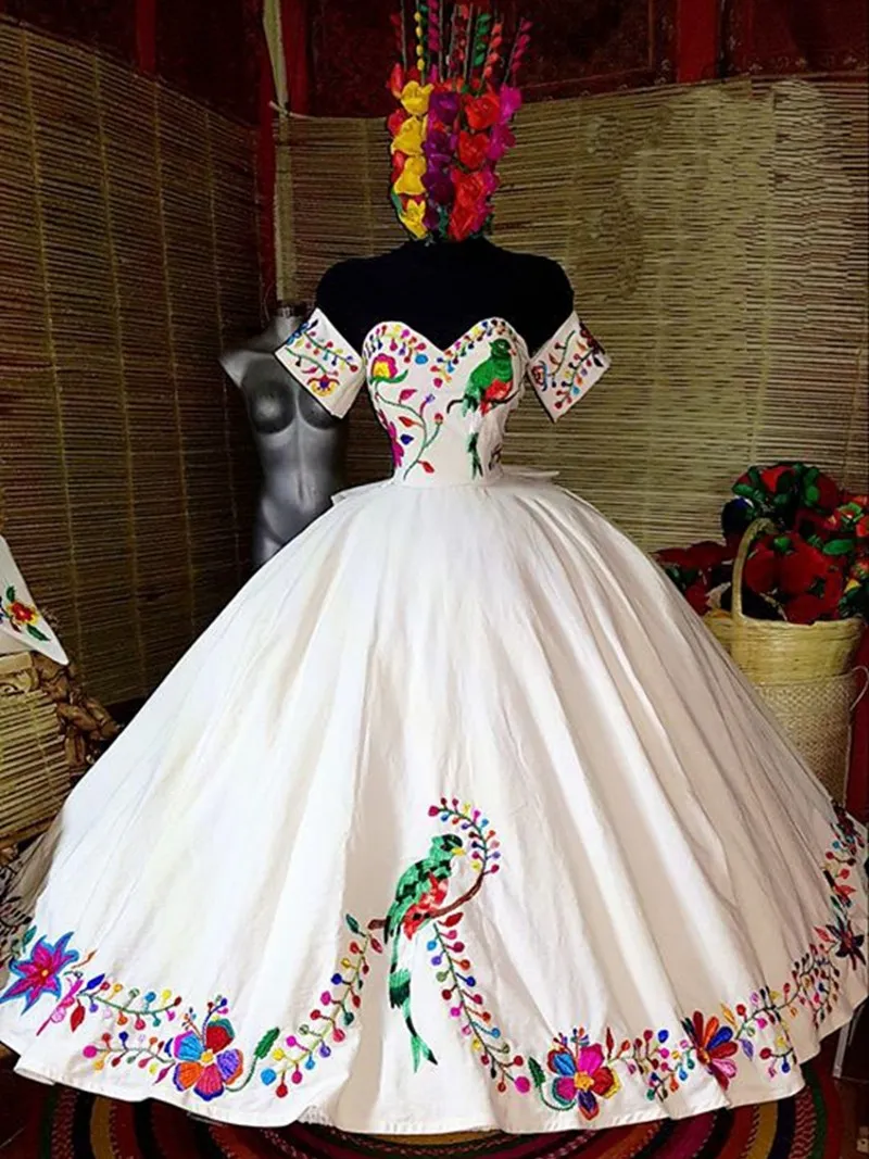 Mexican White Colorful Embroidered Dress. Size S 3X. Beautiful