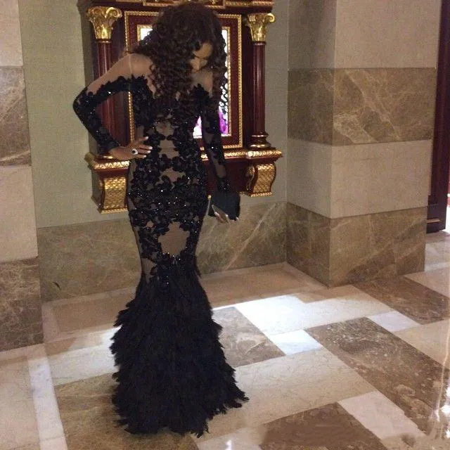 Hot African Mermaid Prom Klänningar med fjädrar Långärmad Snörning Kawn Krockar Formell Party Dress 2022 Black Girl Långärmade Kvällar