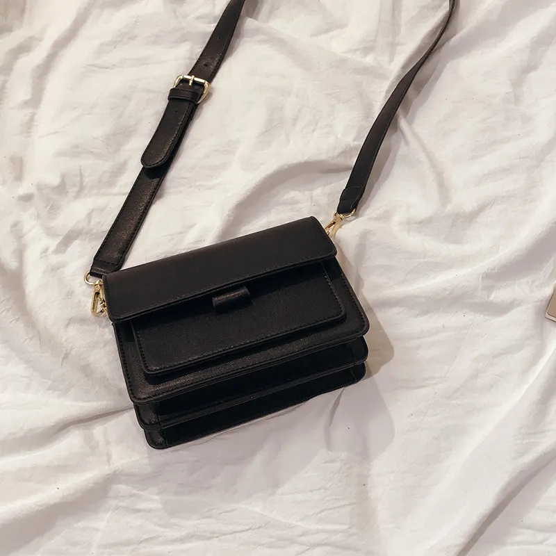 「SQUARE LEATHER BAG S」ショルダーバッグ　ウーバーイーツ Amazon.co.jp: Uber Eats ウーバーイーツ 2WAY ミニ ショルダー
