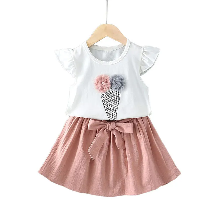 Sevimli Kız Giyim Setleri Dondurma Fly Kollu Üst + Kemer Etek Iki Parçalı Etek Seti Bebek Kız Yaz Rahat Kıyafetler M4055