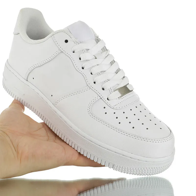 Klassiska F One Men Running Shoes Women Sneakers Triple White Black Trainers Sport Designer Walking All Match Shoes Storlek 36-47