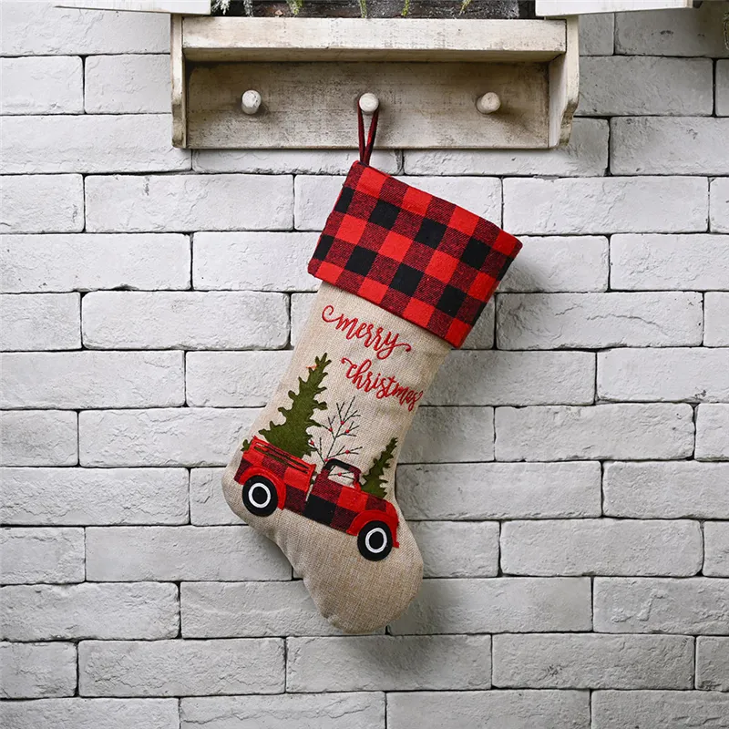 Kerstsok 18" geborduurd linnen Buffalo Plaid Red Truck Hooked Xmas Stocking Kerstversiering en feestaccessoire JK2010XB