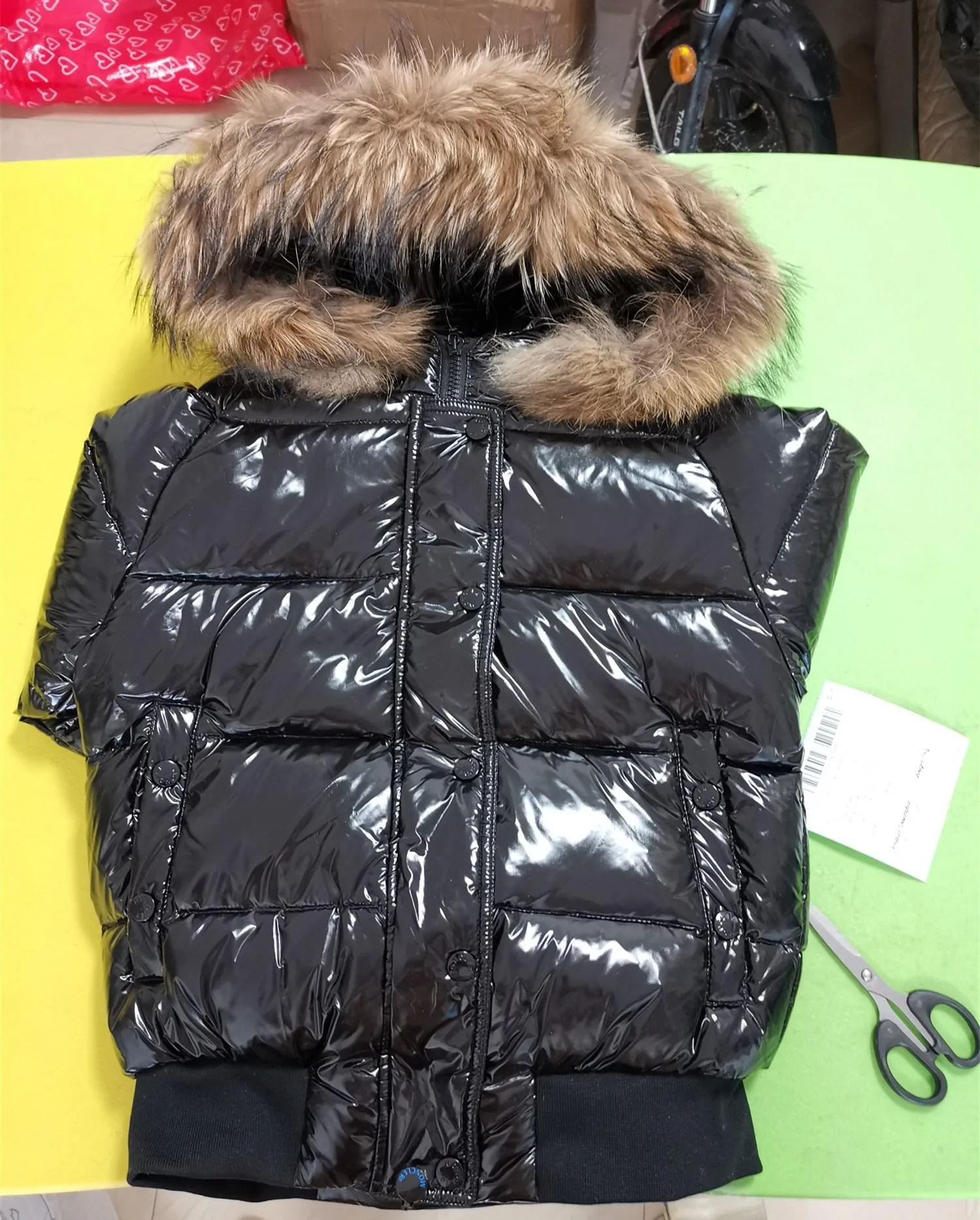 NUOVO 011 Piumino da donna manica a costine con cerniera Designer donna tessuto in nylon Outwear cappotto invernale caldo con cappuccio in pelliccia di lupo rimovibile