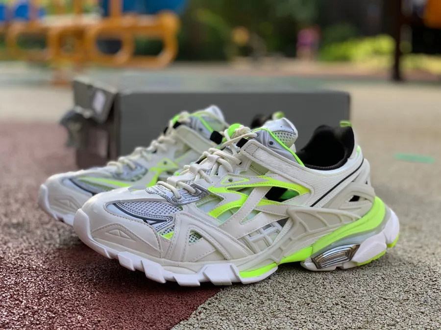 Triple S 2.0 Billiga Tess s Sneaker Nya Färger 2.0 Bästa Designer Skor Låg Top Lace Up Outdoor Chaussures Lyxig designers Skor Partihandel