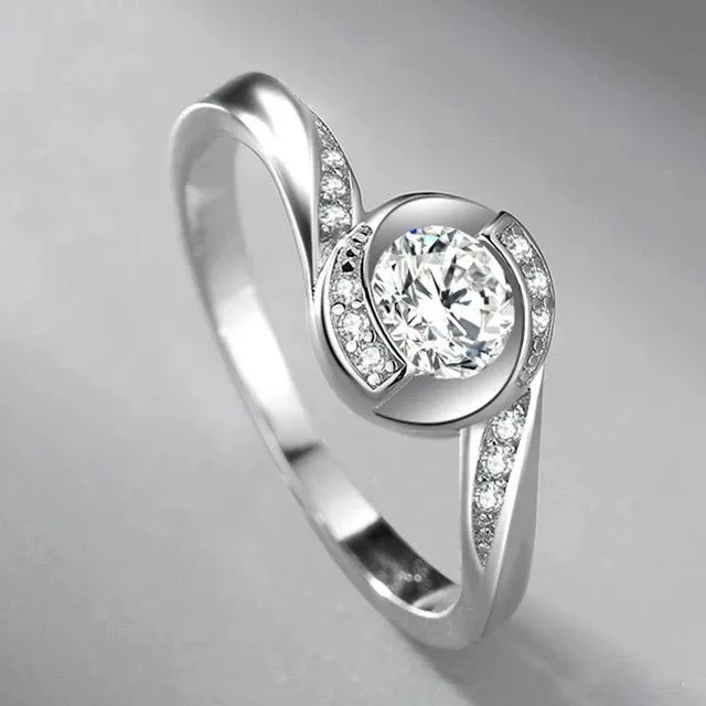 Bague de mariage en Moissanite de couleur D, diamant rond plaqué platine S925, bijoux simples et élégants pour femmes, populaire en américain