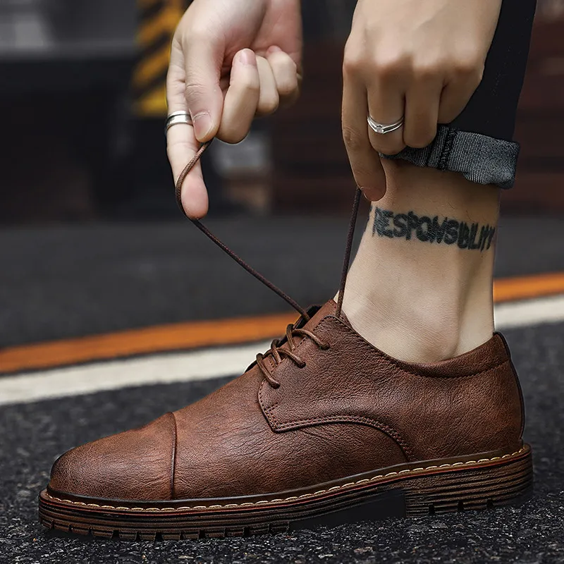 2022 Retro Brown Men Casual Business Shoes Wedding Office Mens Dress Shoes Autumn Winter Fur Leather Male Shoes soulier homme