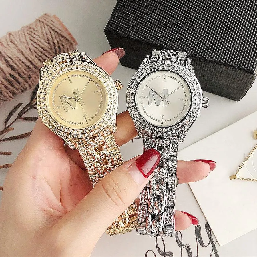 Marque montres femmes dame fille diamant cristal grandes lettres style métal acier bande quartz montre-bracelet assez durable cadeau grâce high2552