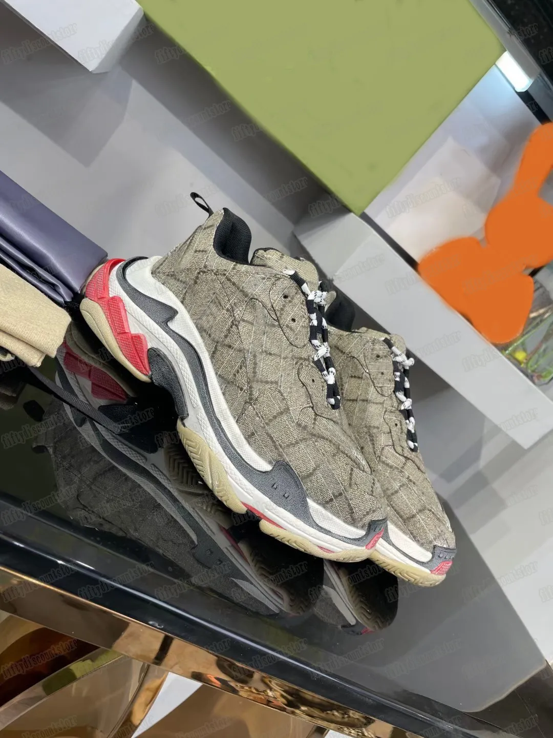 Moda Mężczyźni Kobiety Buty Runningowe Projektanci Triple S trener Platforma Paryż 17FW Old Data Duże Zwiększenie Buty Sneakers Sports The Hacker Projekt 36-45