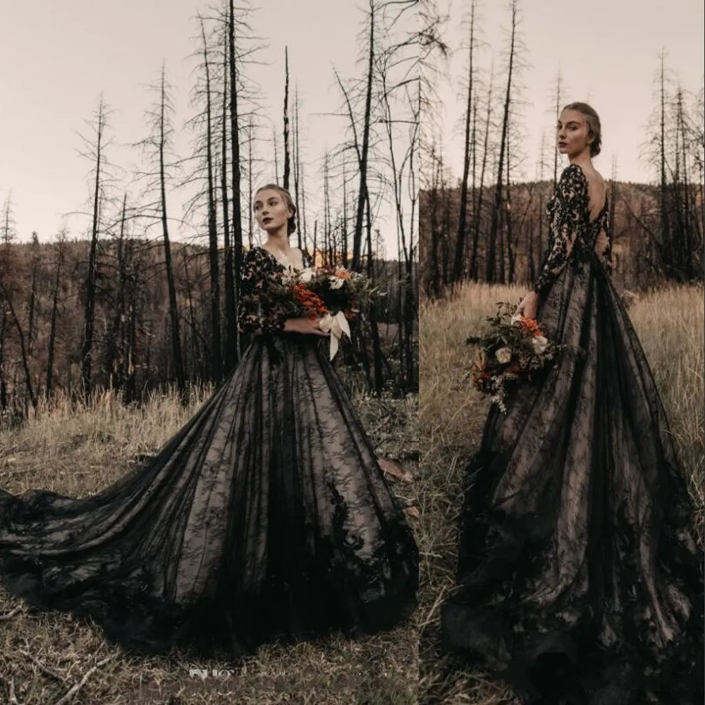 2020 Gotisk svart vintage bröllopsklänningar En linje V Neck Lace Appliques Tulle Illusion Baklösa Sweep Train Plus Size Formella Bröllopklänningar