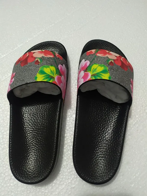 Top Women Sandals Fashion Shoes Classic Slide Summer Fashion Wide Flat Slippery Sandals Slipper Flip Flop Size 35-45 Flower Box