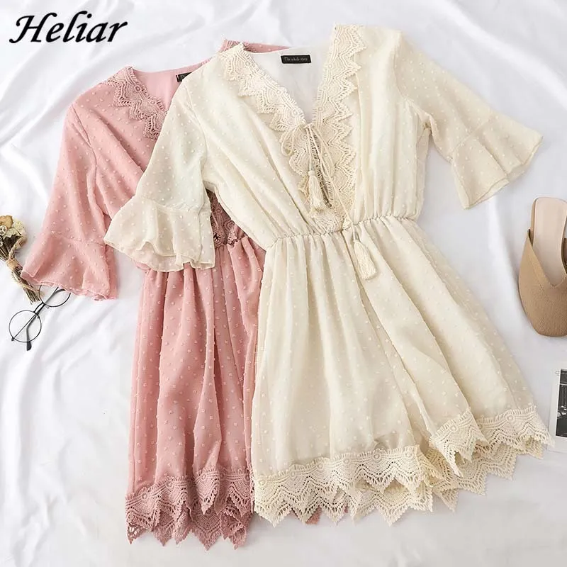 Heliar الشيفون playsuits الإناث الكشكشة الأنيقة السروال القصير النساء الرباط الخامس الرقبة حزب playsuits سيدة 2019 الصيف playsuits T200704