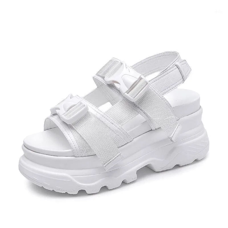 Sandaler plattform kvinnors sandaler mode sommar läder spänne kvinnor tjocksulad strand sandal casual chunky kvinna skor kvinnlig1