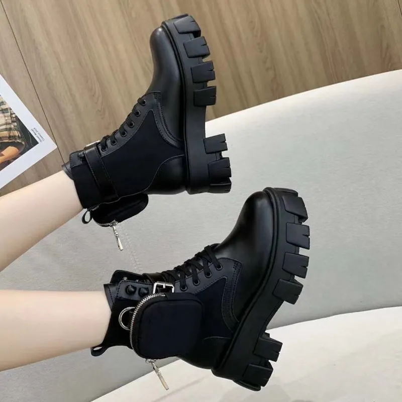 Black matte leather combat boots women fashion paltform round toe ankle martins bottes removable pouch winter shoes