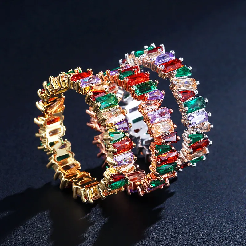 Anello di zircone cubico impilabile in cristallo arcobaleno di San Valentino per le donne Anelli di eternità con diamanti di fidanzamento di nozze colorati con baguette