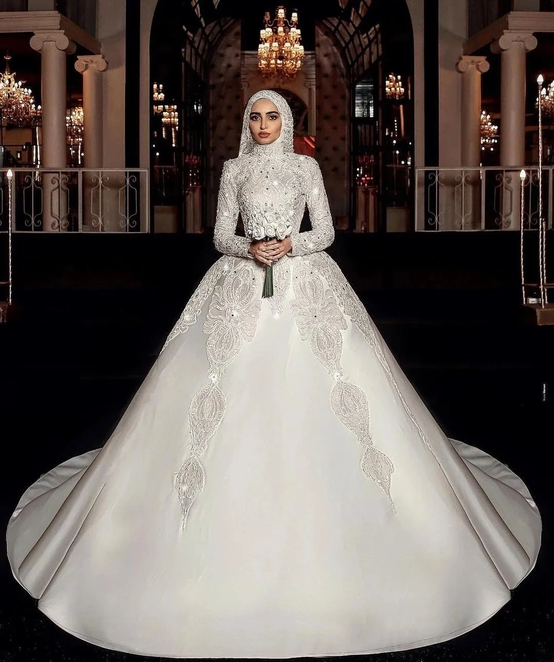 Vintage witte kanten moslimbal trouwjurken hoge nek lange mouwen bruids feestjurk applicaties kristallen gewaad de mariage