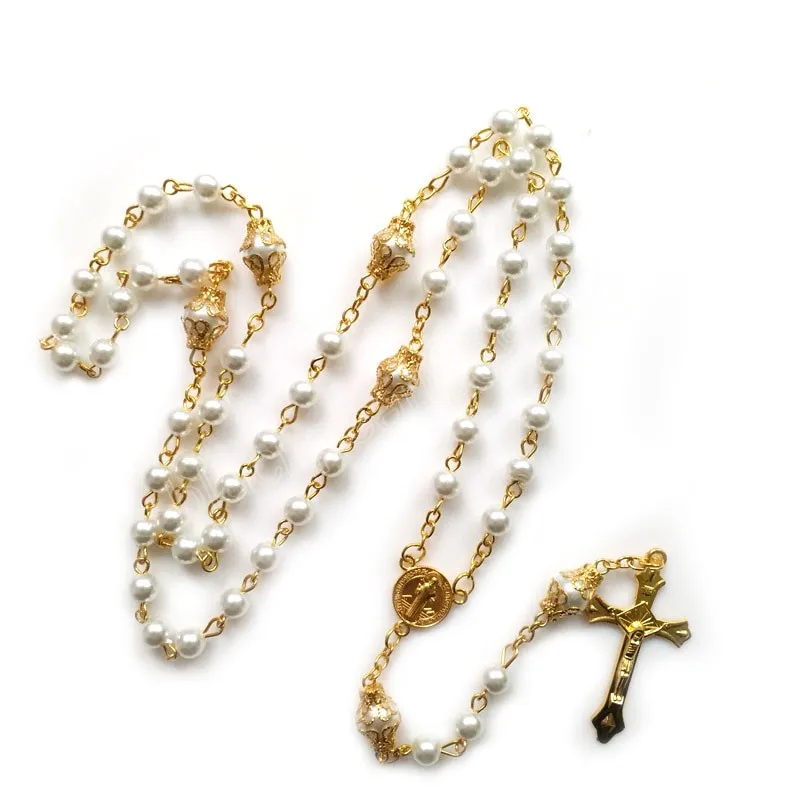 Collana con rosario di perle finte bianche con coppa in oro con ciondolo a forma di croce di Gesù, gioielli di preghiera cattolica