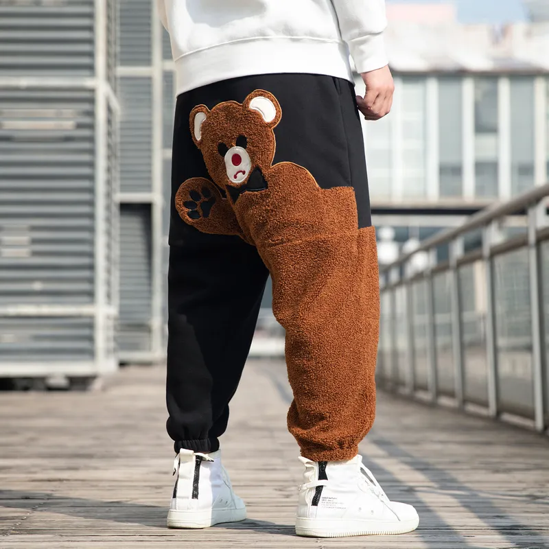 DHgate Mens Fleece Casual Pants Autumn Winter Loose Plus Size Warm Thick Jogging Streetwear with Fashion Bear Cartoon Pattern Black Cotton 2024 Apparel