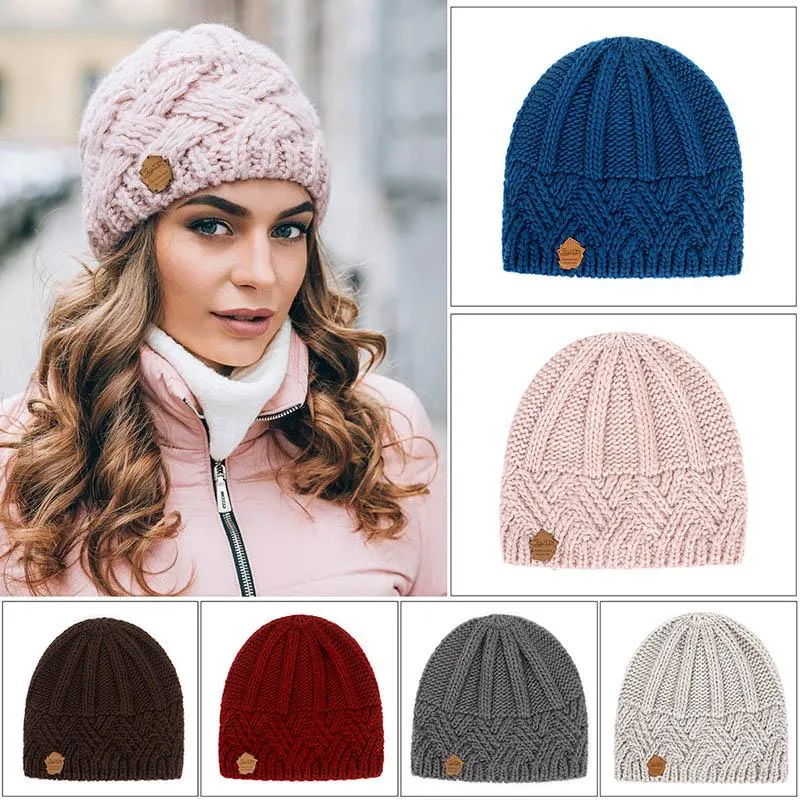 Beanie Skull Caps Moda Europea Mujeres Sombrero 2021 Sombreros de invierno para Beanie Color puro Rizado Gorro de lana gruesa Calentamiento Gorros de punto241t