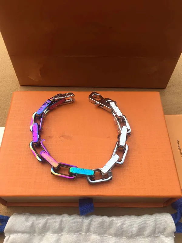 2020 Lanciato Bracciale design alla moda marchi colorati Collana a catena lettere per uomini e donne Regali del festival311H