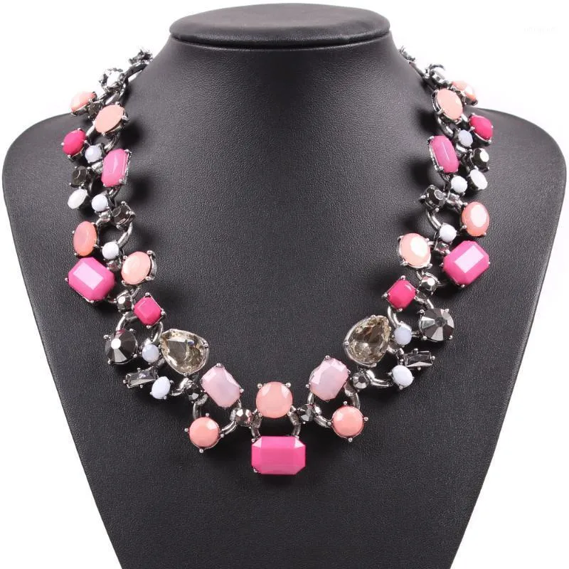 Chokers Mode Designer Merk Crystal Resin Ketting Chunky Statement Choker Bib Sieraden voor Dames1