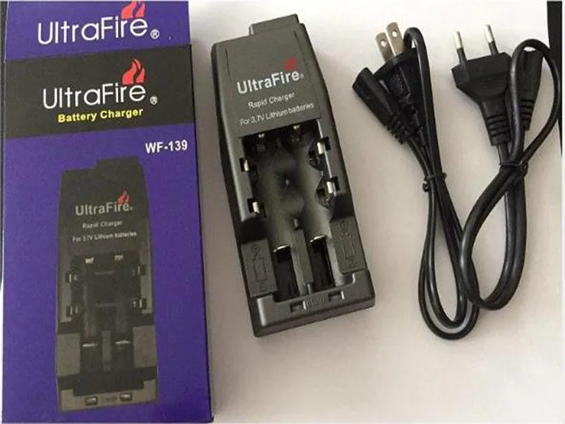 Carregador de bateria multifuncional Ultrafire WF-139 para 18650 18500 17670 16340 14500 10440 Plugue UE/EUA (AC 110 ~ 240V) + caixa de varejo