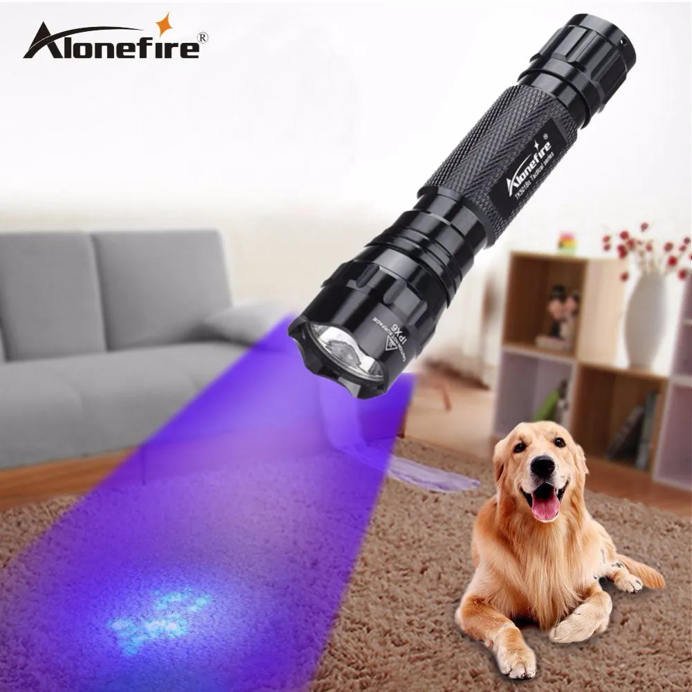 Alonefire Torches 395400nm Lampe de poche UV haute puissance Scorpion Chat Chien Urine d'animal de compagnie Minerai d'argent Détection de la santé de l'hôtel Rechargeab 18650 Batterie