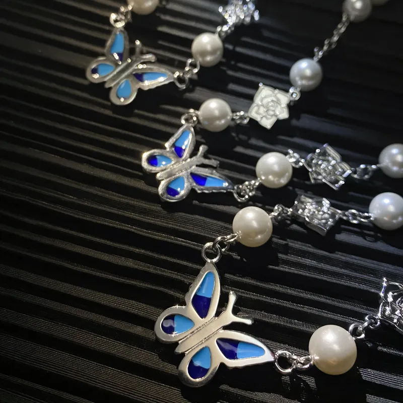 Nowy Rose Blue Butterfly Pearl Naszyjnik Trend Hip Hop Mężczyźni i Kobiety Krótki Dziki Sweter Łańcuch Para