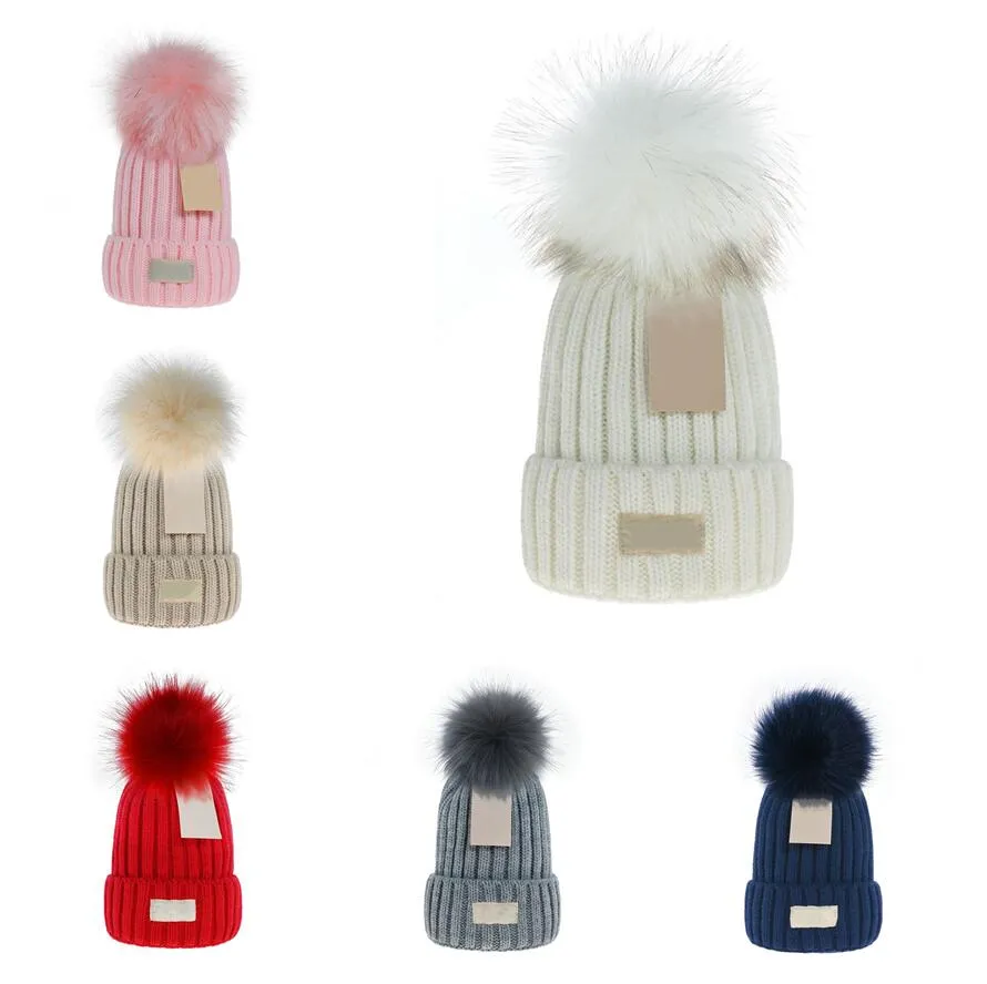 Fashion Winter Knitted hat Real Fur Hat Women Thicken Beanies Raccoon Pompoms keep Warm Girl Caps snapback pompon beanie Hats elastic cap CASQUETTE