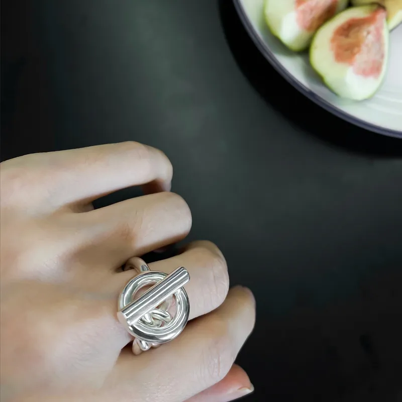 Croisette European och American S925 Sterling Silver Chain Ring Cold Style Ins Light Luxury High Sense Ring kvinnlig trend