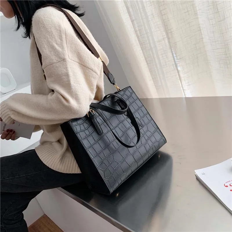 DHgate.com:Womens Leather Crossbody Bag with Stone Pattern