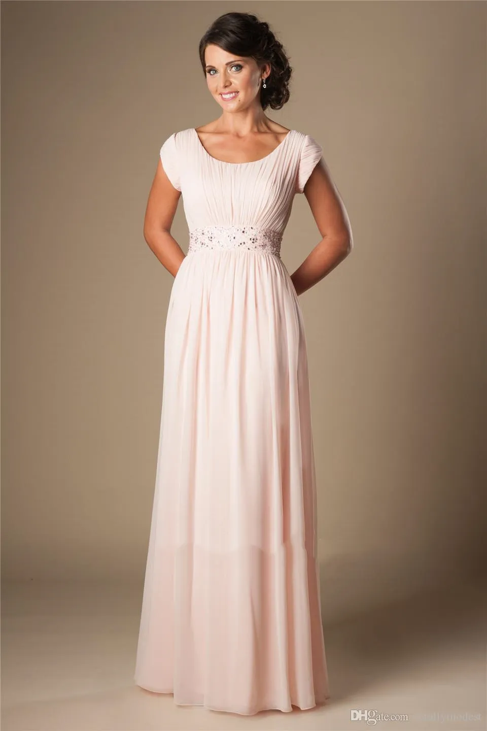 Abiti da damigella d'onore modesti in chiffon rosa con maniche ad aletta Abiti da sposa lunghi a trapezio Abiti da cerimonia economici per damigelle d'onore