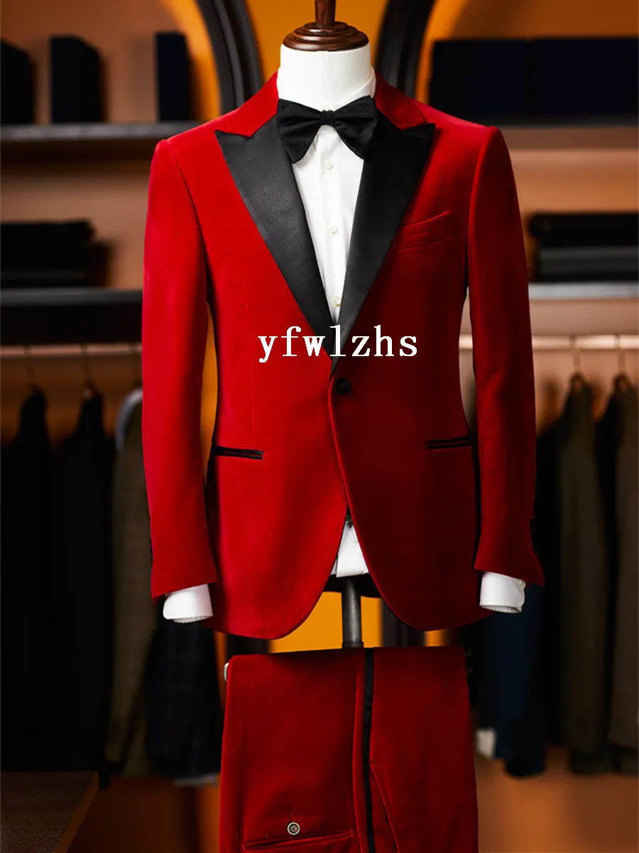 맞춤형 Velveteen Groomsmen Peak Lapel Groom Tuxedos 남자 정장 결혼식 / 댄스 파티 / 저녁 최고의 남자 블레이저 (자켓 + 바지 + 넥타이) T247