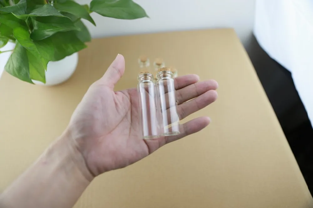 50pcs 15ml Storage Glass Bottles With Cork Stopper Crafts Tiny stash Jars Transparent Glass Jar Mini Bottle Gift (4)