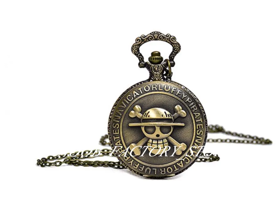 Ny kvarts rörelse Stor piratskalle Retro Pocket Klocka Halsband Smycken Partihandel Europa och Amerika Sweater Chain Fashion Fashion Watch