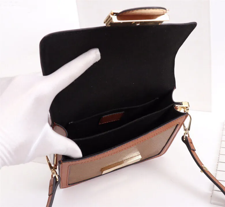 2021 New Women Fashion Bags CLASSIC Shoulder Bag Luxurys Designers Crossbody Handbags Top Quality Card Holder Cases Paris Clutch bag