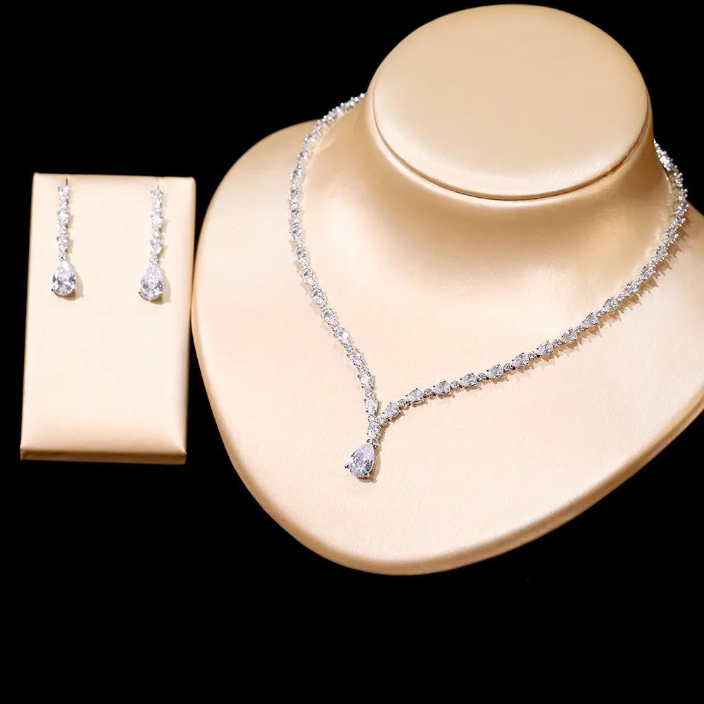 Luxe 3 styles éblouissants zircon cubique collier de mariage boucles d'oreilles goutte d'eau 2 pièces ensemble vêtements pour femmes ensemble de bijoux de fête A269i
