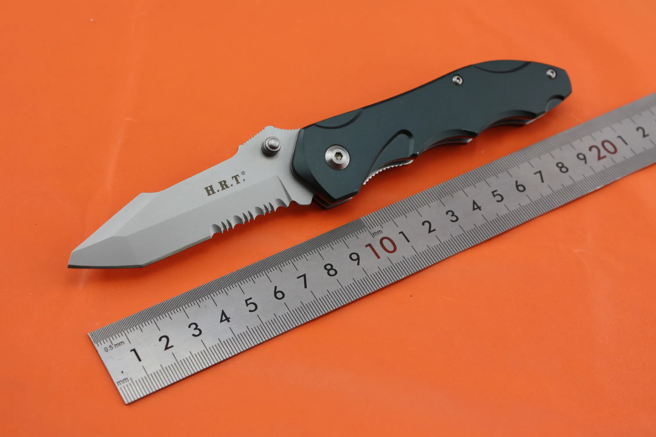 HRT Classic Składany nóż Tactical Survival 440C Blade Aluminium Uchwyt na zewnątrz Camping Polowanie Narzędzia EDC