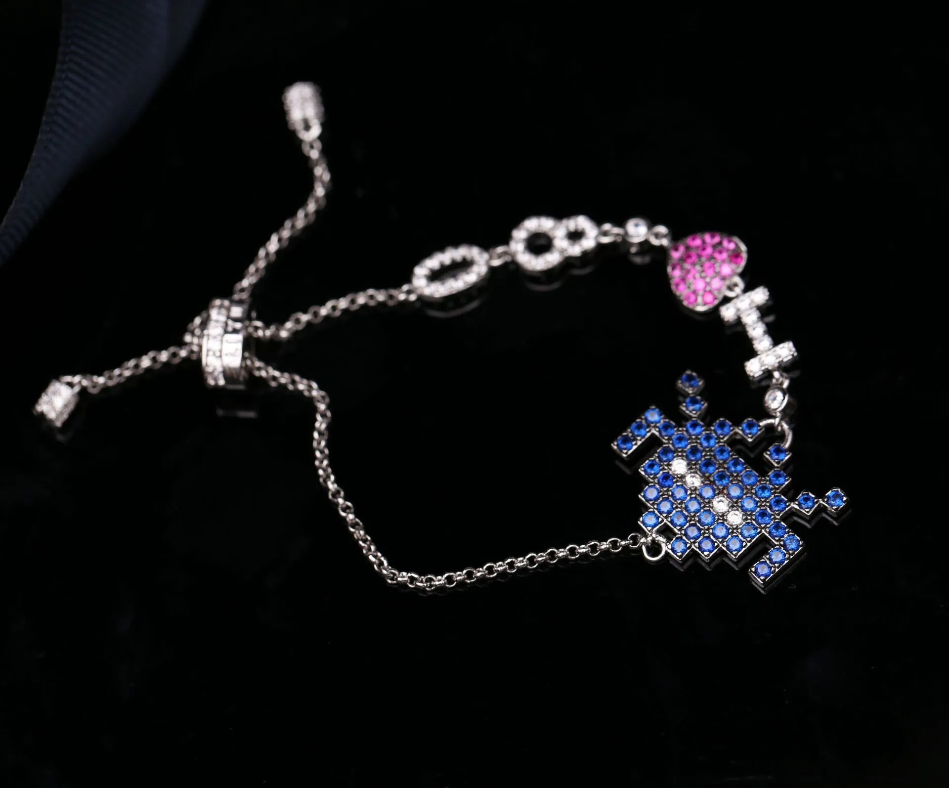 2020 Korean hot-selling brand luxury micro-inlaid zircon alien bracelet jewelry temperament women high-end shiny zircon adjustable bracelet