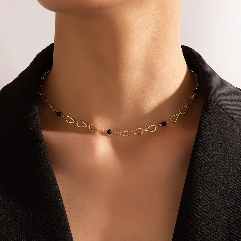 Mode tour de cou perlé alliage monocouche collier pendentifs géométrique creux clavicule chaîne pendentifs bijoux accessoires cadeau pour les femmes