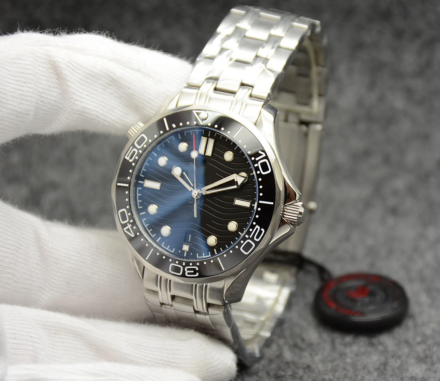 トップ無料 41 ミリメートル自動機械式アウトドアメンズ腕時計腕時計ブラックダイヤルステンレス鋼ブレスレット回転可能なベゼル透明ケースバック
