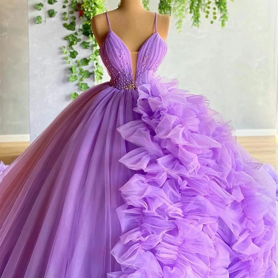 New Designer Purple Ball Gown Quinceanera Dresses Spaghetti Straps Beaded  Ruffle Prom Gowns Backless Sweep Train Evening Prom Dress robes
