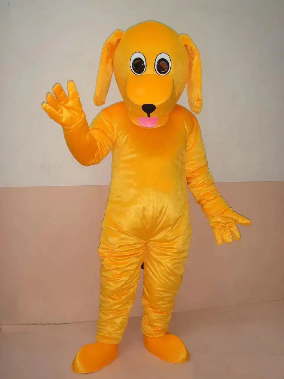 Performance Costume de mascotte de chien jaune Halloween Noël Fantaisie Fête Animal Personnage de dessin animé Costume Adultes Femmes Hommes Robe Carnaval Unisexe Adultes